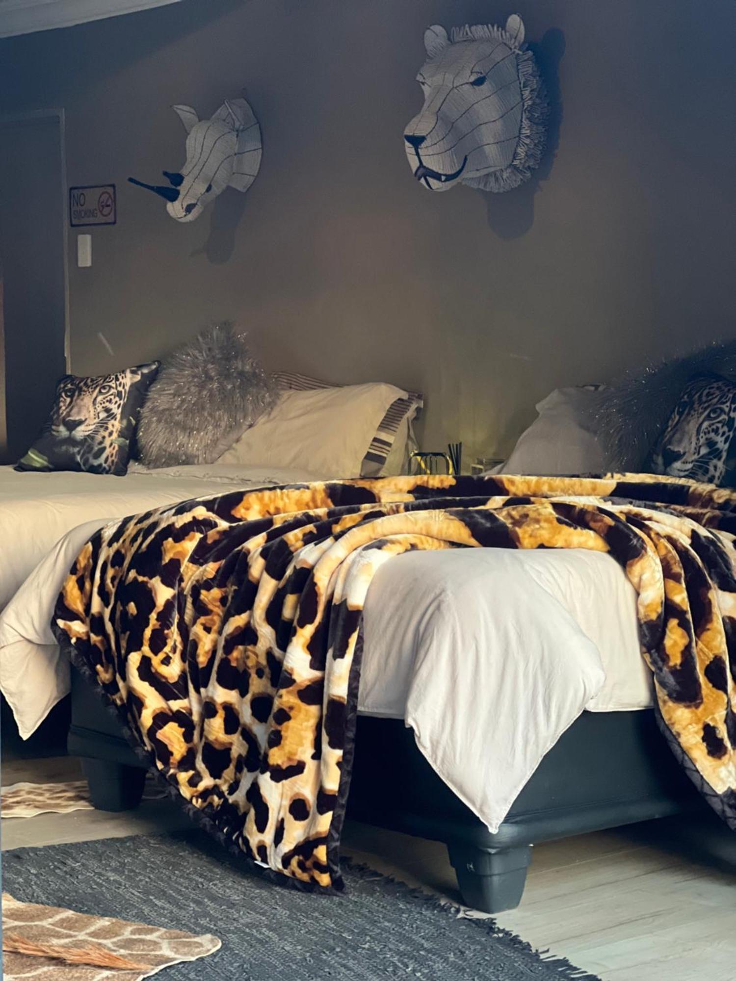 Simba Safaris African Pride Exotic Lodge Lephalale Esterno foto
